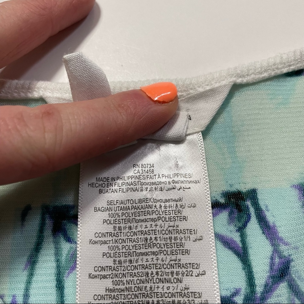 BCBGeneration Sheer Lightweight Patterned Lace Sl… - image 3